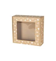 pudelko fasonowe z okienkiem 200x200x50 mm z bialym nadrukiem serduszka